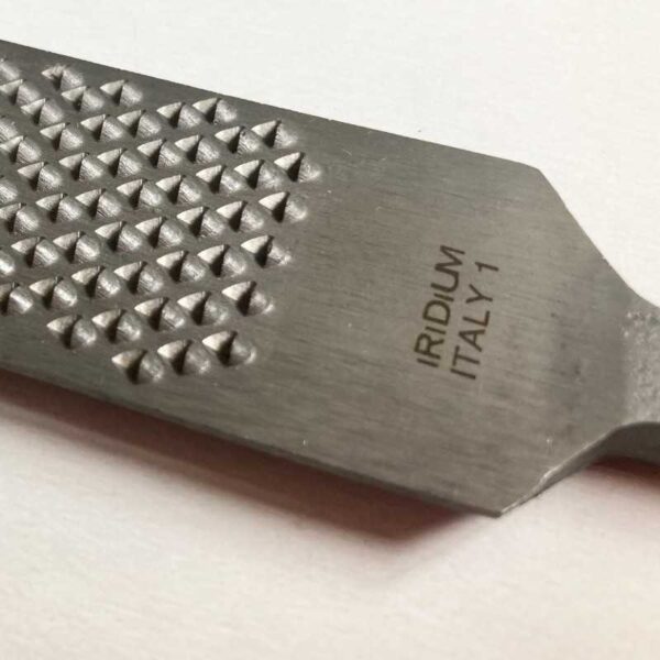 Detalle de la identificación de la escofina Iridium