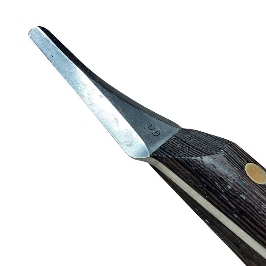 Detalle de la hoja de doble corte de la legra Double S Devil
